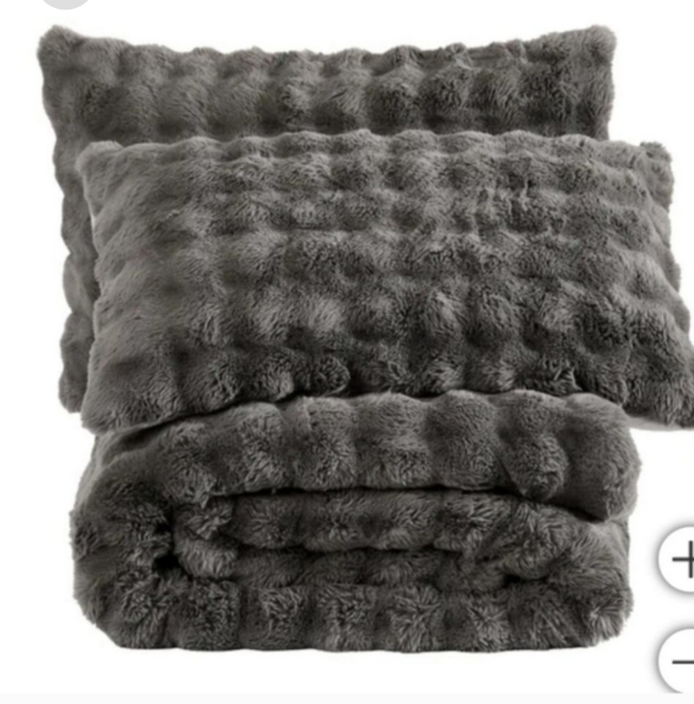 FRYE 3-piece Faux Fur Comforter Set, New King - Picture 5 of 5